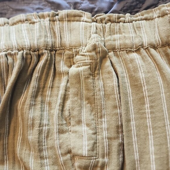 SO hi-rise tapered pants size medium - Picture 5 of 5